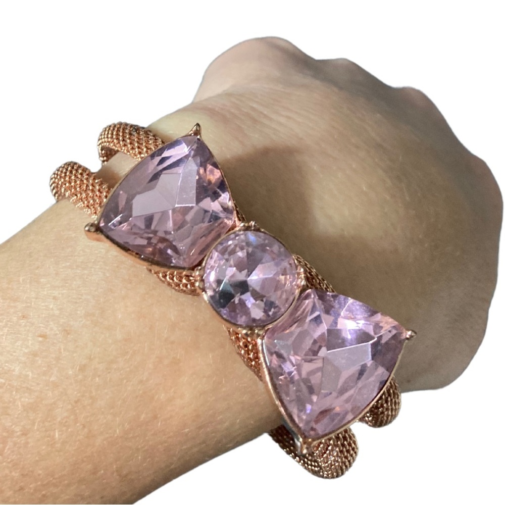 Betsey Johnson Vintage Crystals
Key Sign Bow Bracelet